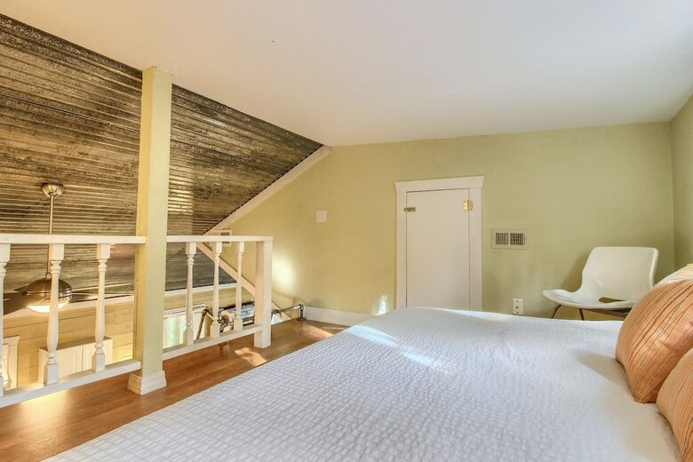 Travis Heights Modern I