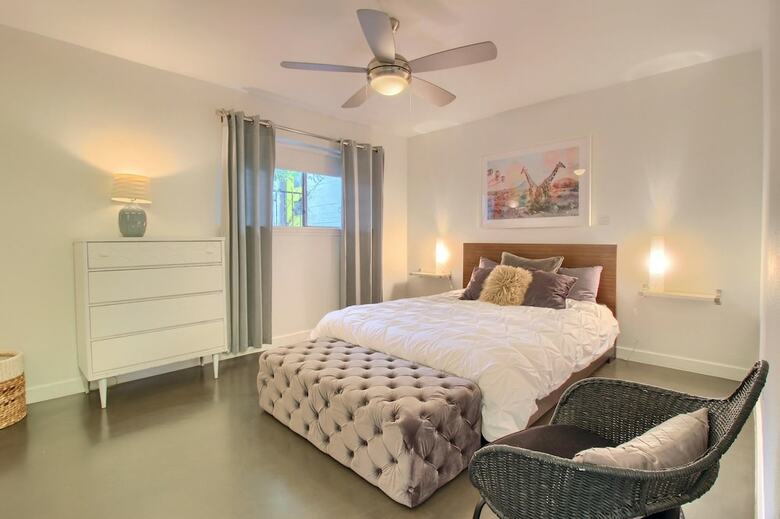 Travis Heights Modern I