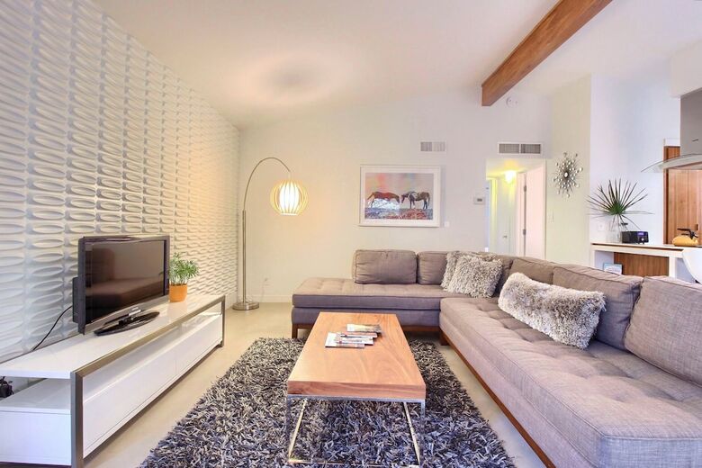 Travis Heights Modern I