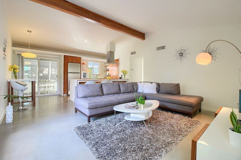 Travis Heights Modern I