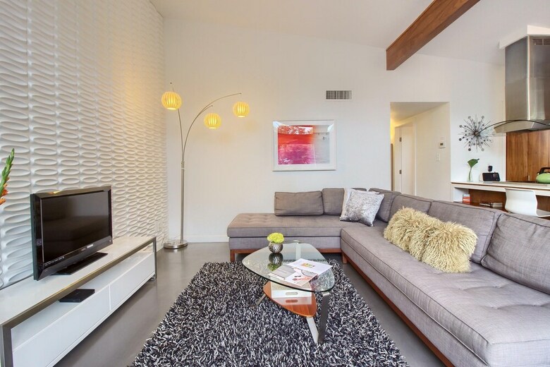 Travis Heights Modern I