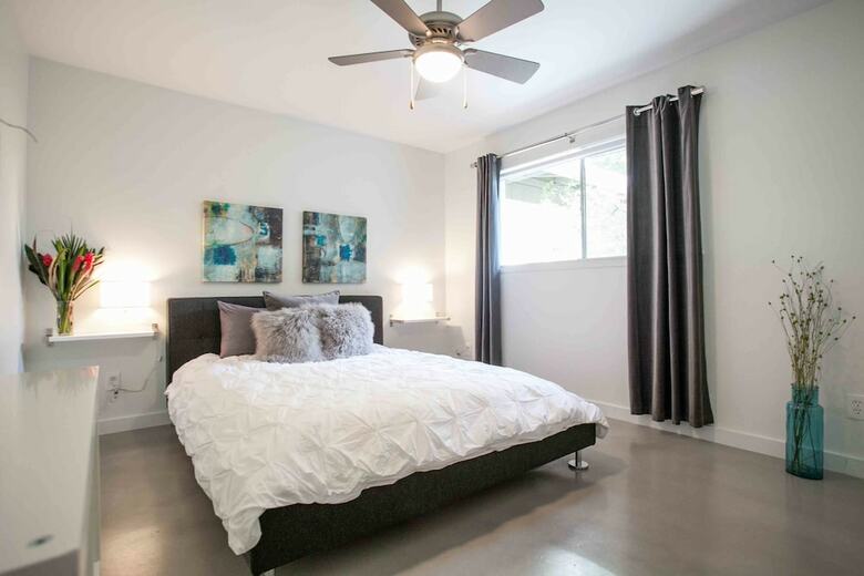 Travis Heights Modern I