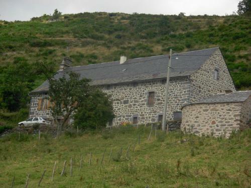 Apartamentos Vacances Au Pied Des Monts Du Cantal