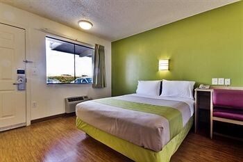 Motel 6 Dallas - Irving