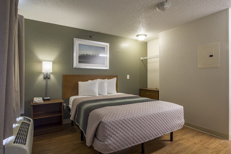 Hotel Crossland Economy Studios - Houston - West Oaks