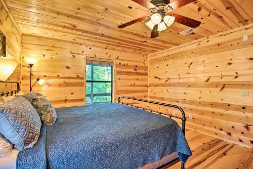 Broken Bow Cabin With Deck On Mountain Fork River!