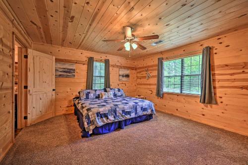 Quiet Fort Towson Cabin Deck And Fishing Dock!