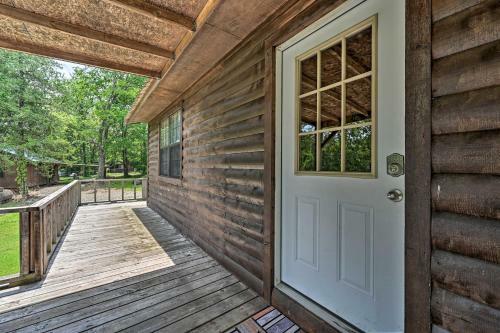 Quiet Fort Towson Cabin Deck And Fishing Dock!