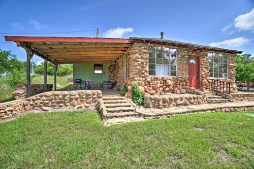 Enchanting Hilltop Cottage In Medicine Park!