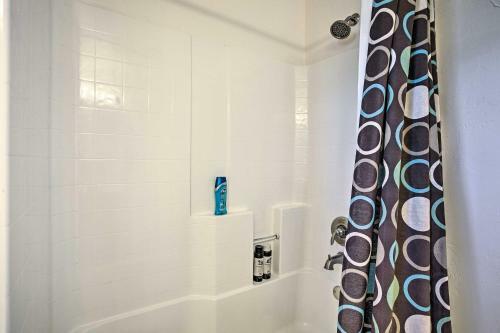 Newly Remodeled Abode About 14 Mi To Dtwn Okc!