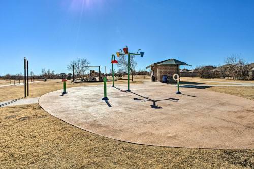 Newly Remodeled Abode About 14 Mi To Dtwn Okc!