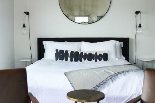Bowline Hotel