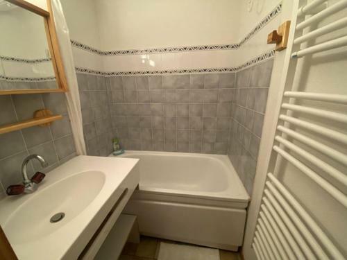 Apartamento Studio Le Biot, 1 Pi�ce, 5 Personnes - Fr-1-573-55