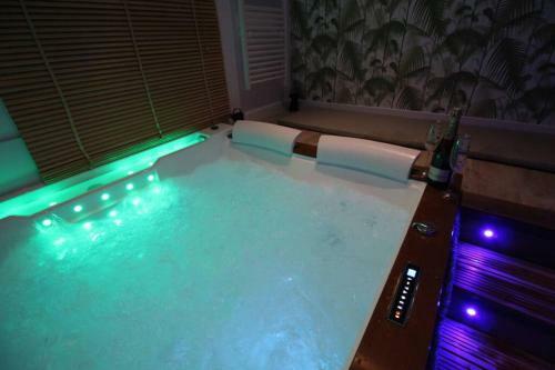 Sauna Et Jacuzzi - Les Mille Et Une Nuits - 2km Mer