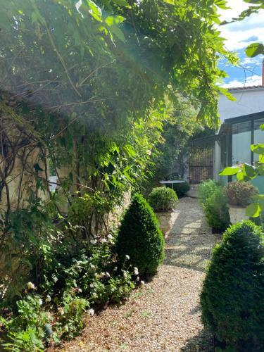 Autre Regard R�thais Charme Jardin Exceptionnel