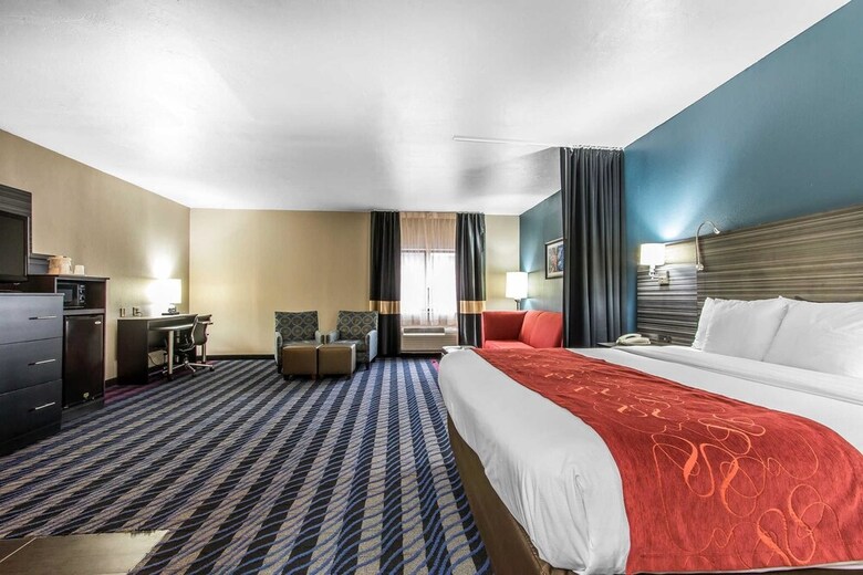 Hotel Comfort Suites Airport On Meridian