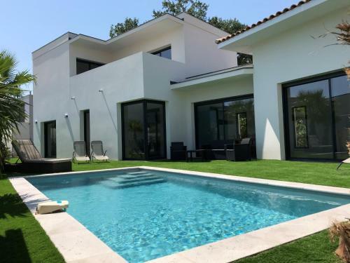 Superbe Villa Neuve 170m2, 5mn A Pieds Des Plages