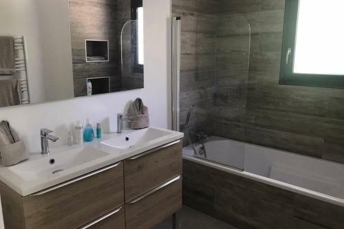 Superbe Villa Neuve 170m2, 5mn A Pieds Des Plages
