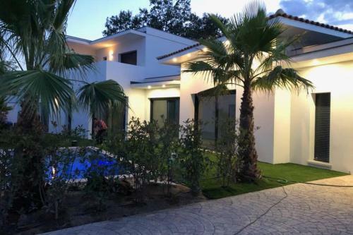 Superbe Villa Neuve 170m2, 5mn A Pieds Des Plages