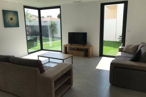 Superbe Villa Neuve 170m2, 5mn A Pieds Des Plages