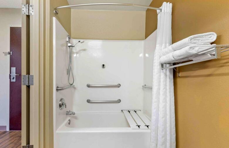Hotel Suburban Studios
