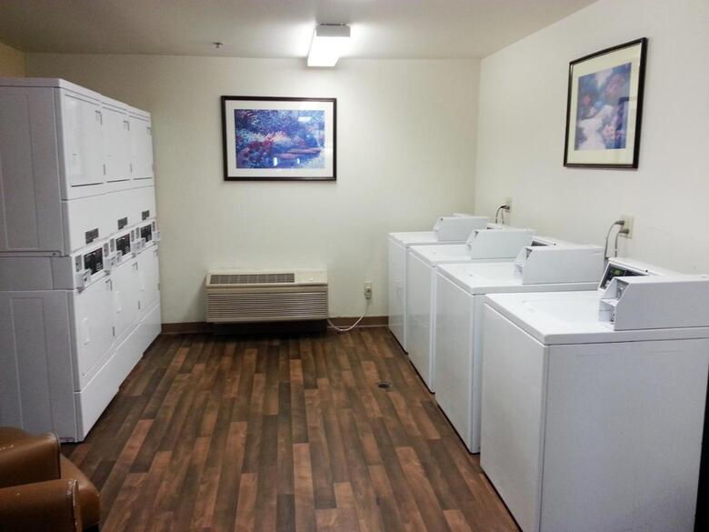 Hotel Suburban Studios