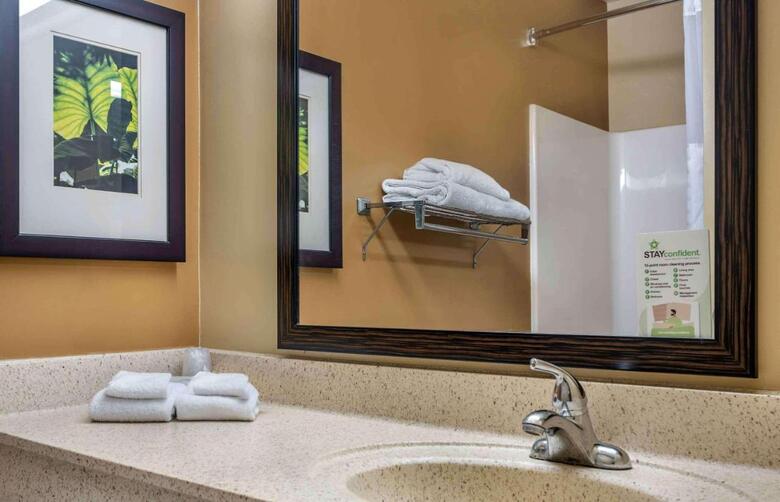 Hotel Suburban Studios