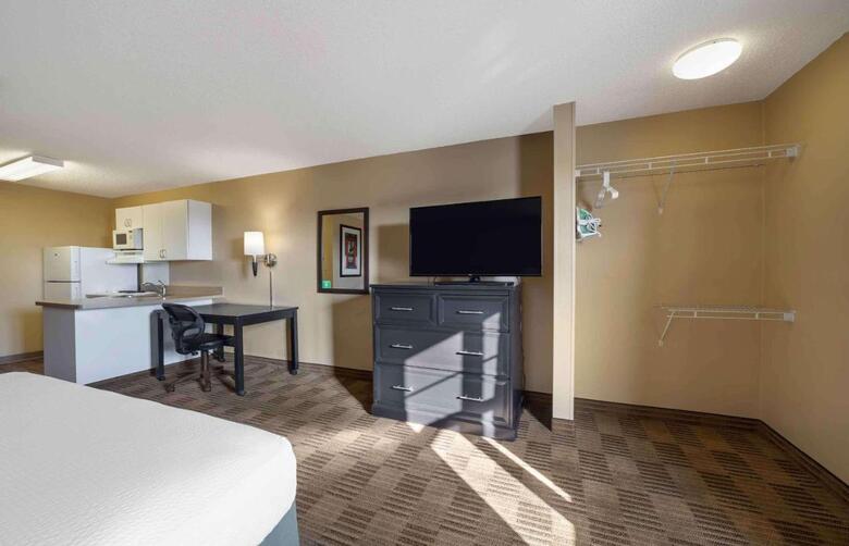 Hotel Suburban Studios