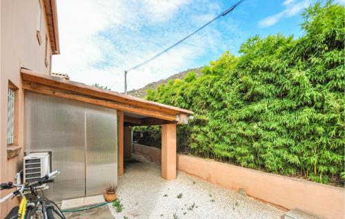 Nice Home In Le Lavandou With 3 Bedrooms