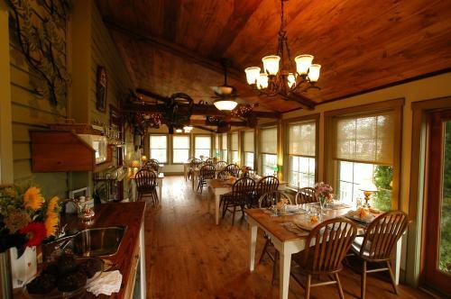 1825 Inn Bed And Breakfast
