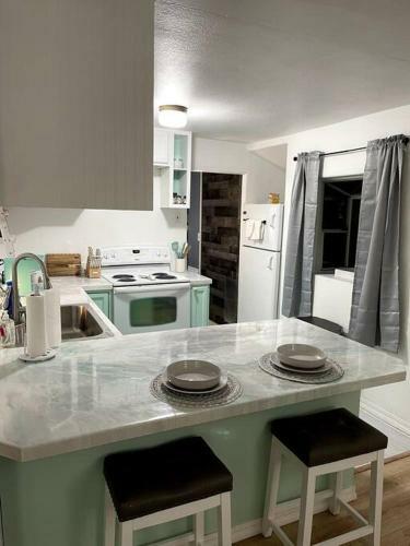 Cozy Academy Cottage Near Downtown-5 Min Drive