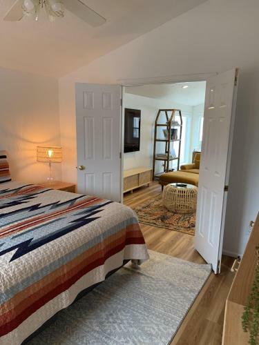 Surf Vista, Oceanfront And Just Steps Away From Pelican Pub!