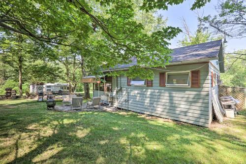 Wee Humble Cottage With Area Hunting And Canoeing!