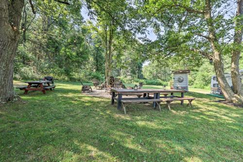 Wee Humble Cottage With Area Hunting And Canoeing!