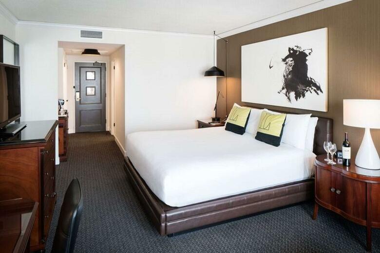 Hotel The Logan