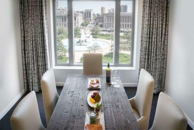 Hotel The Logan