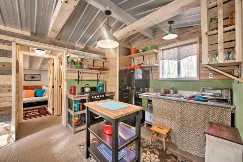 Creekside Stoney Cabin With 180 Ft Of River Frontage