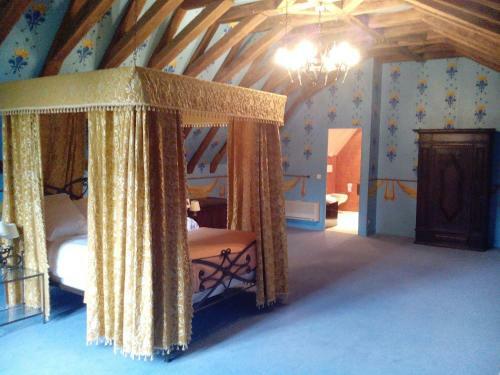 Hostal Ch�teau De R�