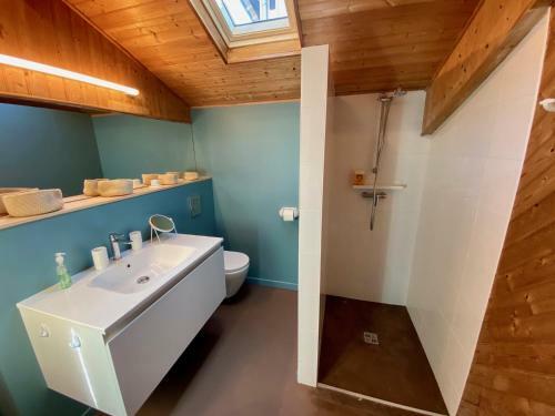 Sehr Idyllisches Haus Ein Paar Schritte Zur Bucht