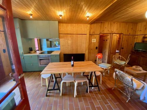 Sehr Idyllisches Haus Ein Paar Schritte Zur Bucht