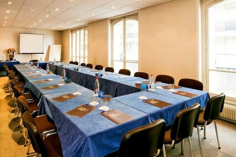 Hotel Tribe Paris Batignolles