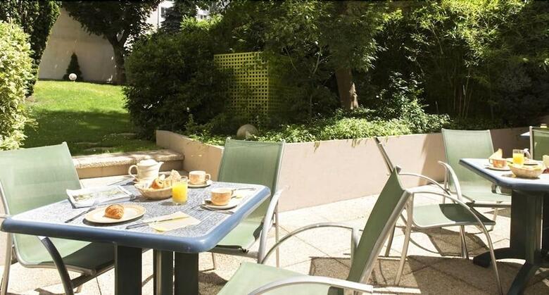 Hotel Tribe Paris Batignolles
