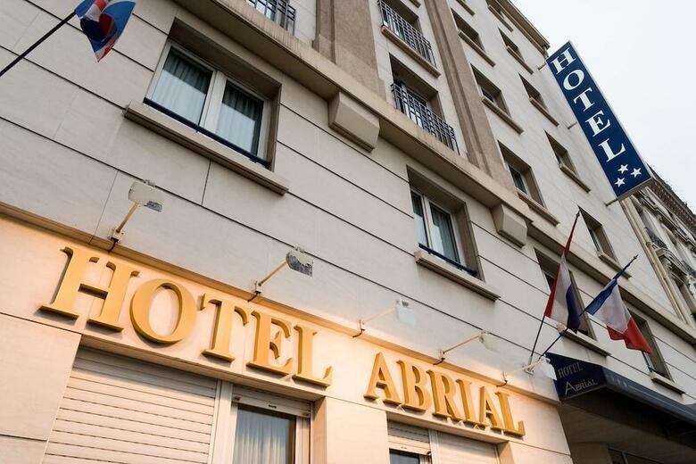 Hotel Tribe Paris Batignolles