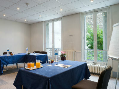 Hotel Tribe Paris Batignolles
