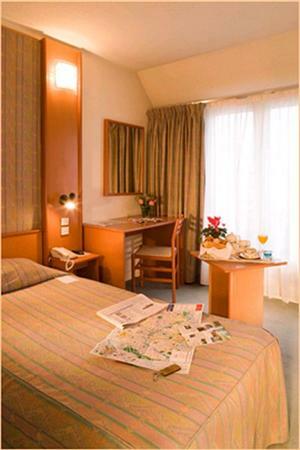 Hotel Tribe Paris Batignolles