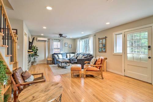 Poconos Gem With Hot Tub And Massive Theater Room