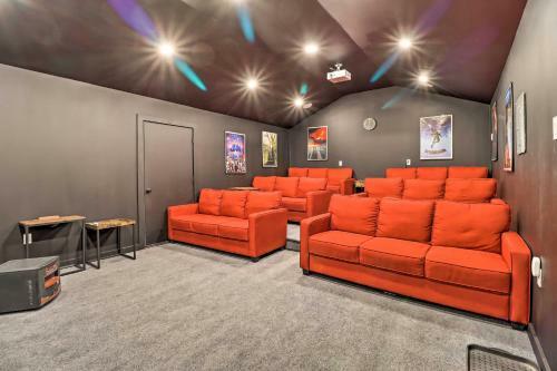 Poconos Gem With Hot Tub And Massive Theater Room