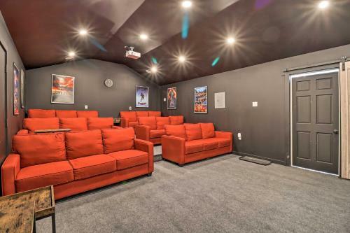 Poconos Gem With Hot Tub And Massive Theater Room