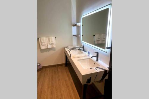 Apartamento 3e-spacious Close To Pitt/cmu/carlow, Sleeps 4