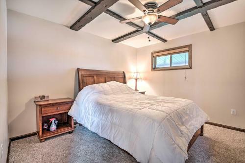 Indian Lake Retreat With Wet Bar And Covered Deck